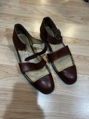 Gucci Brown Leather Strappy Flat Sandals